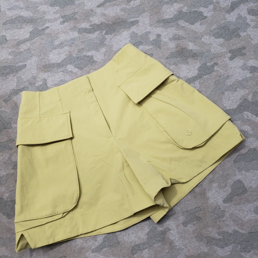 Lululemon Shorts Womens 6 Yellow Relaxed Fit Super High Rise Cargo Pockets - Picture 2 of 10